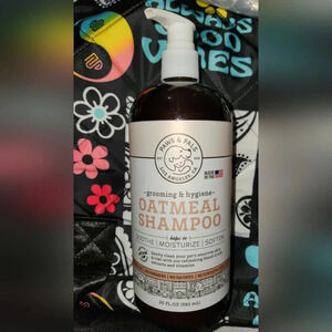 Animal pet shampoo dogs and cats